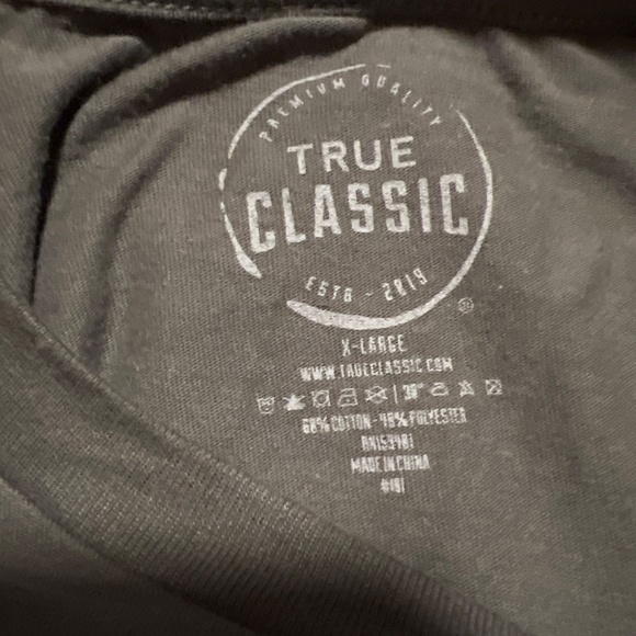 True Classic Men's Tees Gray and Olive Bundle of 2  size XL - Picture 8 of 9